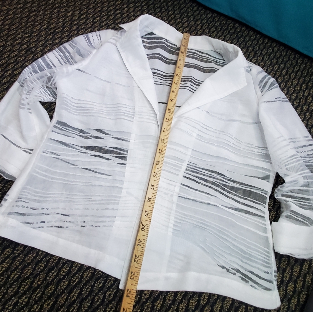 Chico's white light weight size 2 = 12 women blouse. - Picture 3 of 6